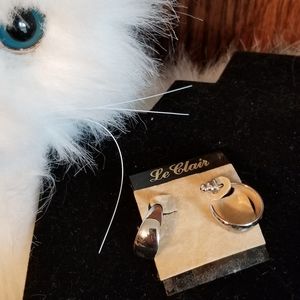 NWT  Le Clair small silver hoop pierced earrings